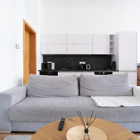 The Dante Prague - Family And Friends Apartments Εξωτερικό φωτογραφία