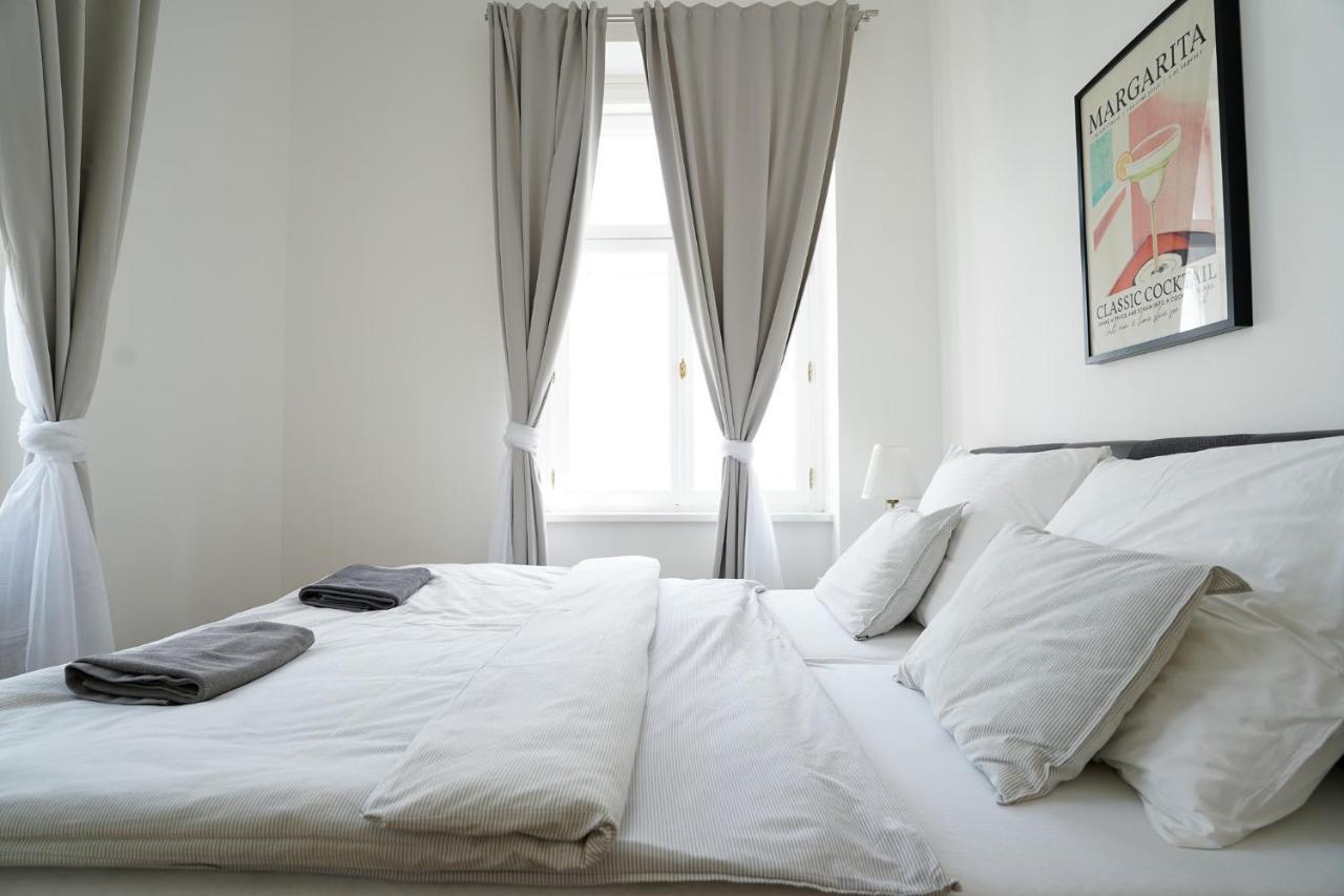 The Dante Prague - Family And Friends Apartments Εξωτερικό φωτογραφία