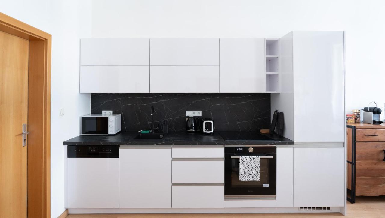 The Dante Prague - Family And Friends Apartments Εξωτερικό φωτογραφία