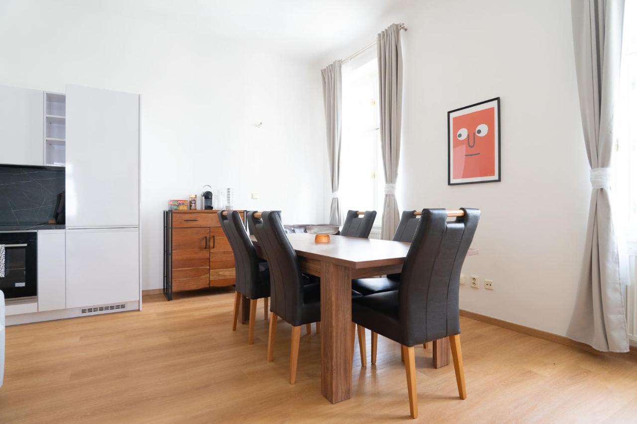The Dante Prague - Family And Friends Apartments Εξωτερικό φωτογραφία
